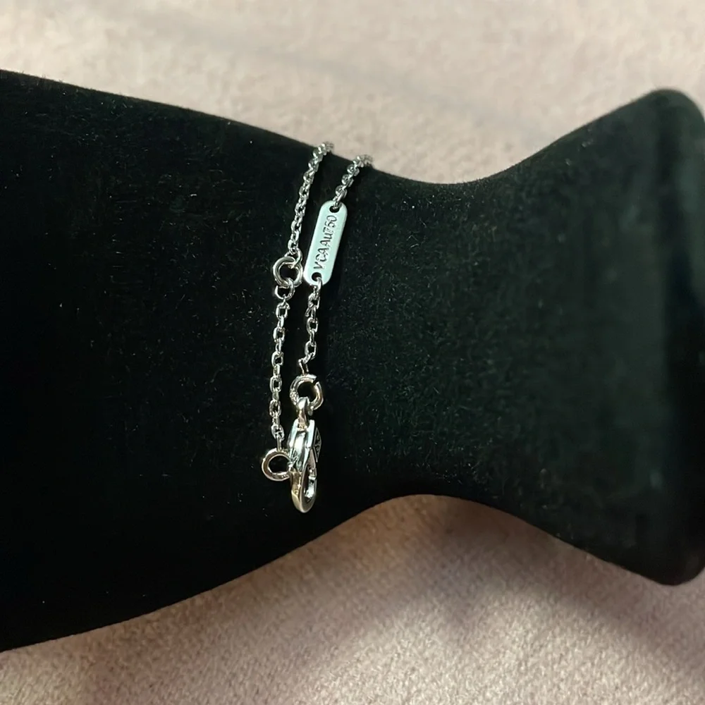 Brand New single red clover silver bracelet - Picture 2 of 3